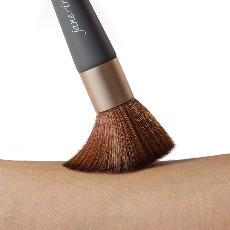 jane iredale - The Handi Brush - Foundation Pinsel - jane iredale Mineral Make-up - ZEITWUNDER Onlineshop - Kosmetik online kaufen