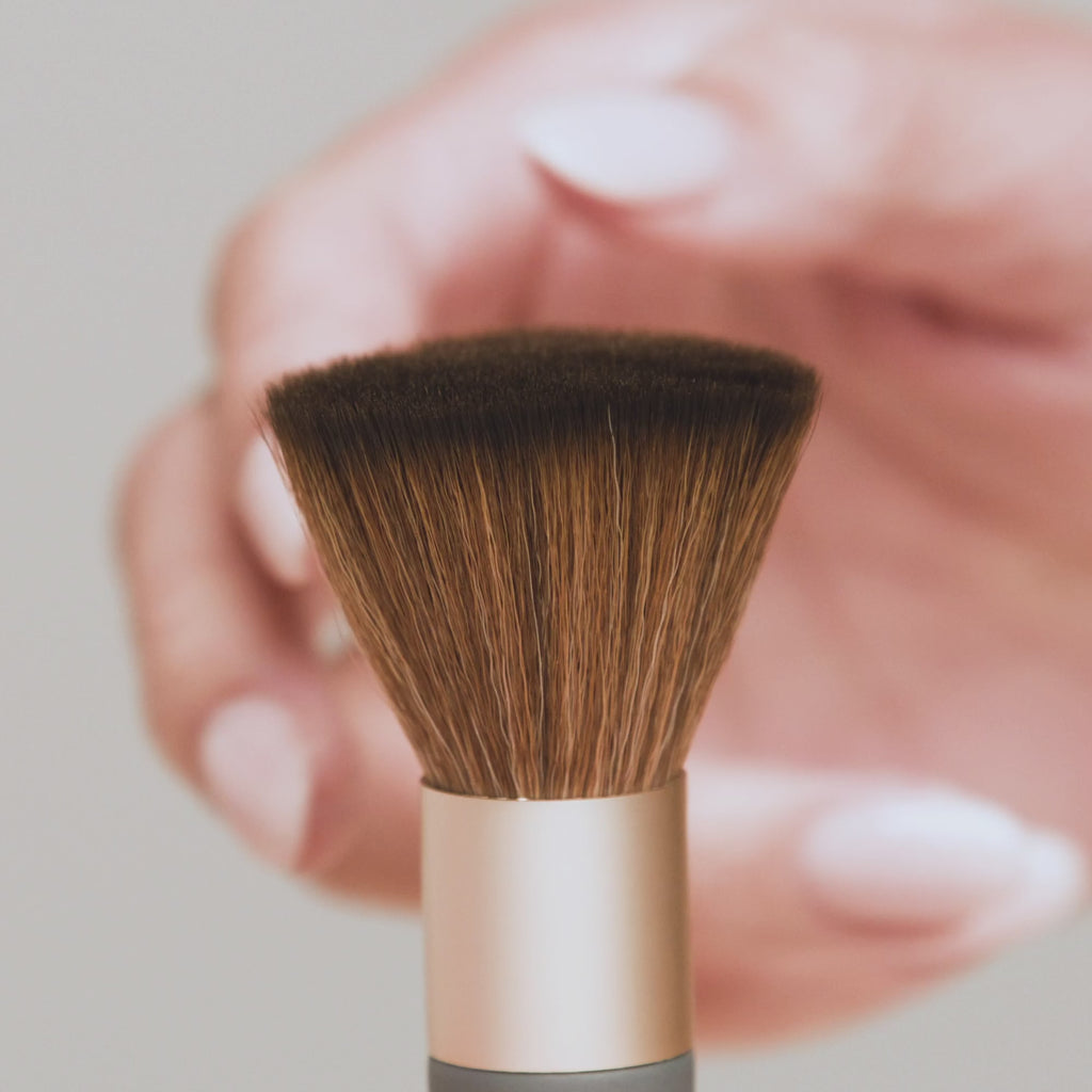 jane iredale - The Handi Brush - Foundation Pinsel - jane iredale Mineral Make-up - ZEITWUNDER Onlineshop - Kosmetik online kaufen